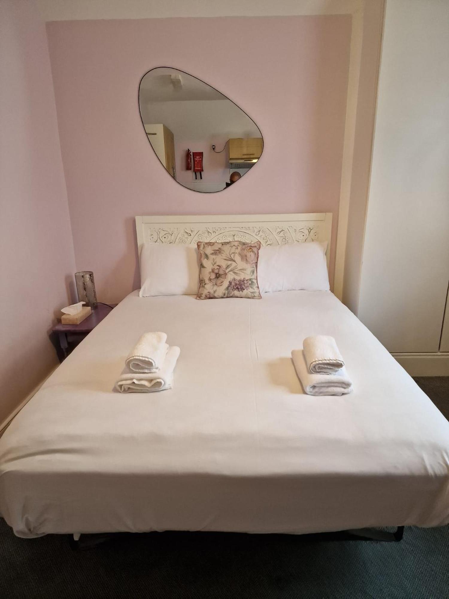 לונדון United Lodge Hotel מראה חיצוני תמונה